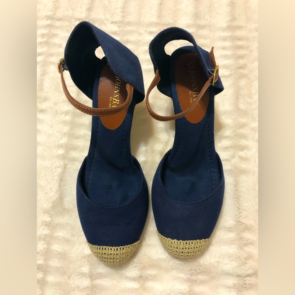 🌸 St John’s Bay wedge heels.
